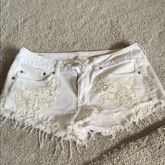 American eagle shorts with white flower accents - Picture 1 of 6